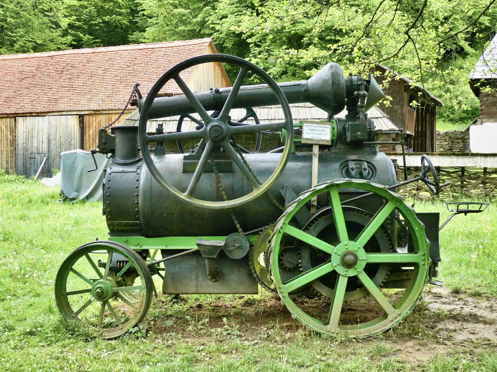 Panasonic Lumix DC-ZS70 (Lumix DC-TZ90) sample photo. Tractor, steam, antique photography
