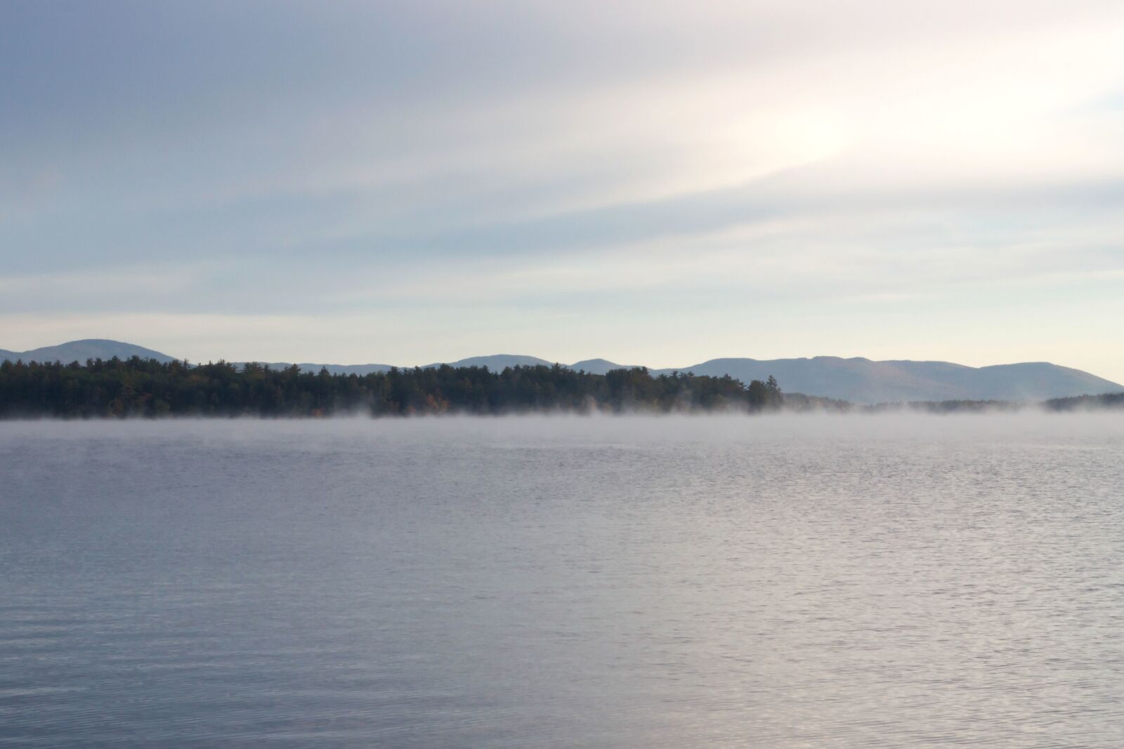 Canon EOS 550D (EOS Rebel T2i / EOS Kiss X4) sample photo. Fog, mist, lake, scenic photography