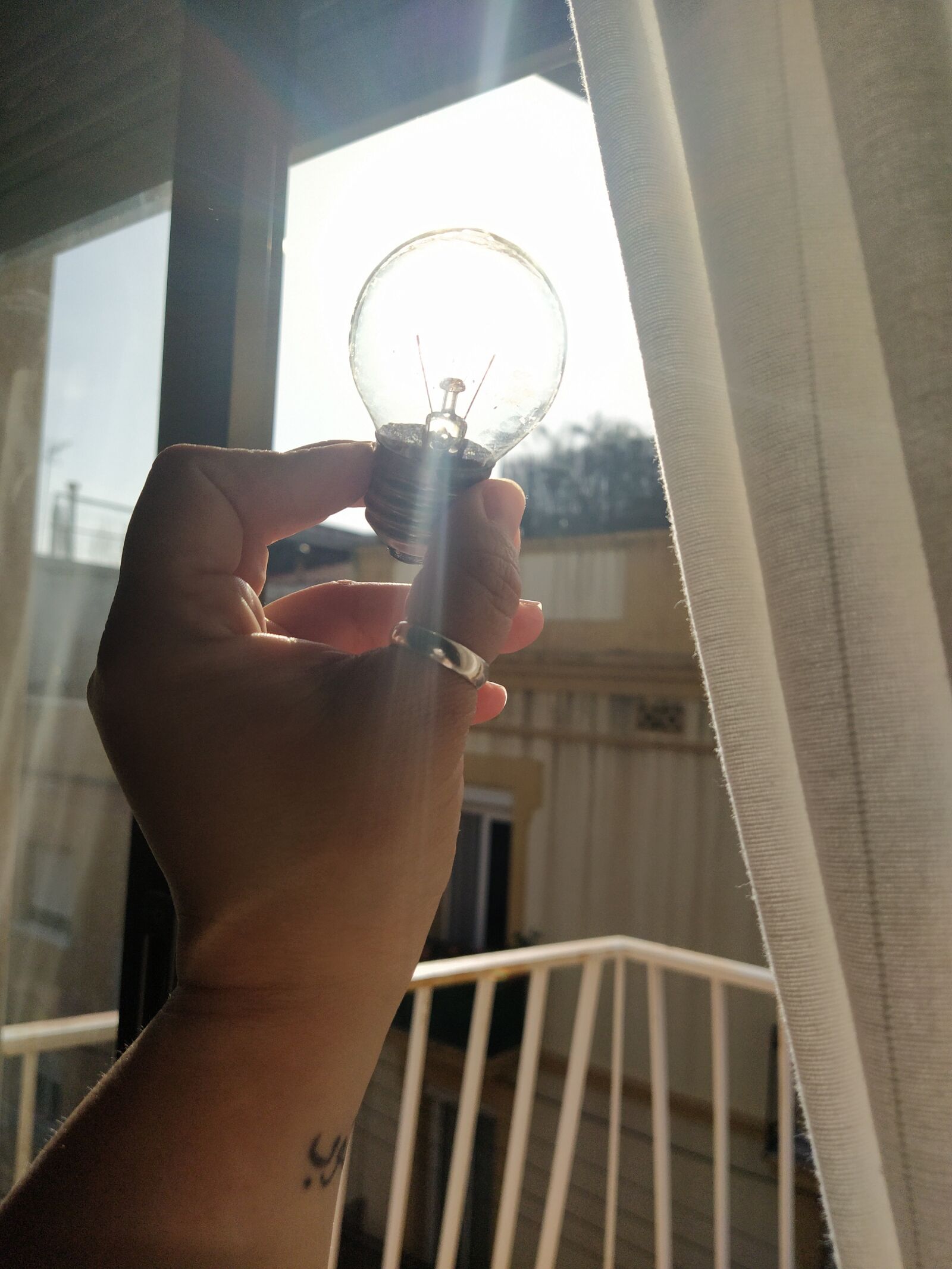 Xiaomi Mi A3 sample photo. Light, lightbulb, sun photography