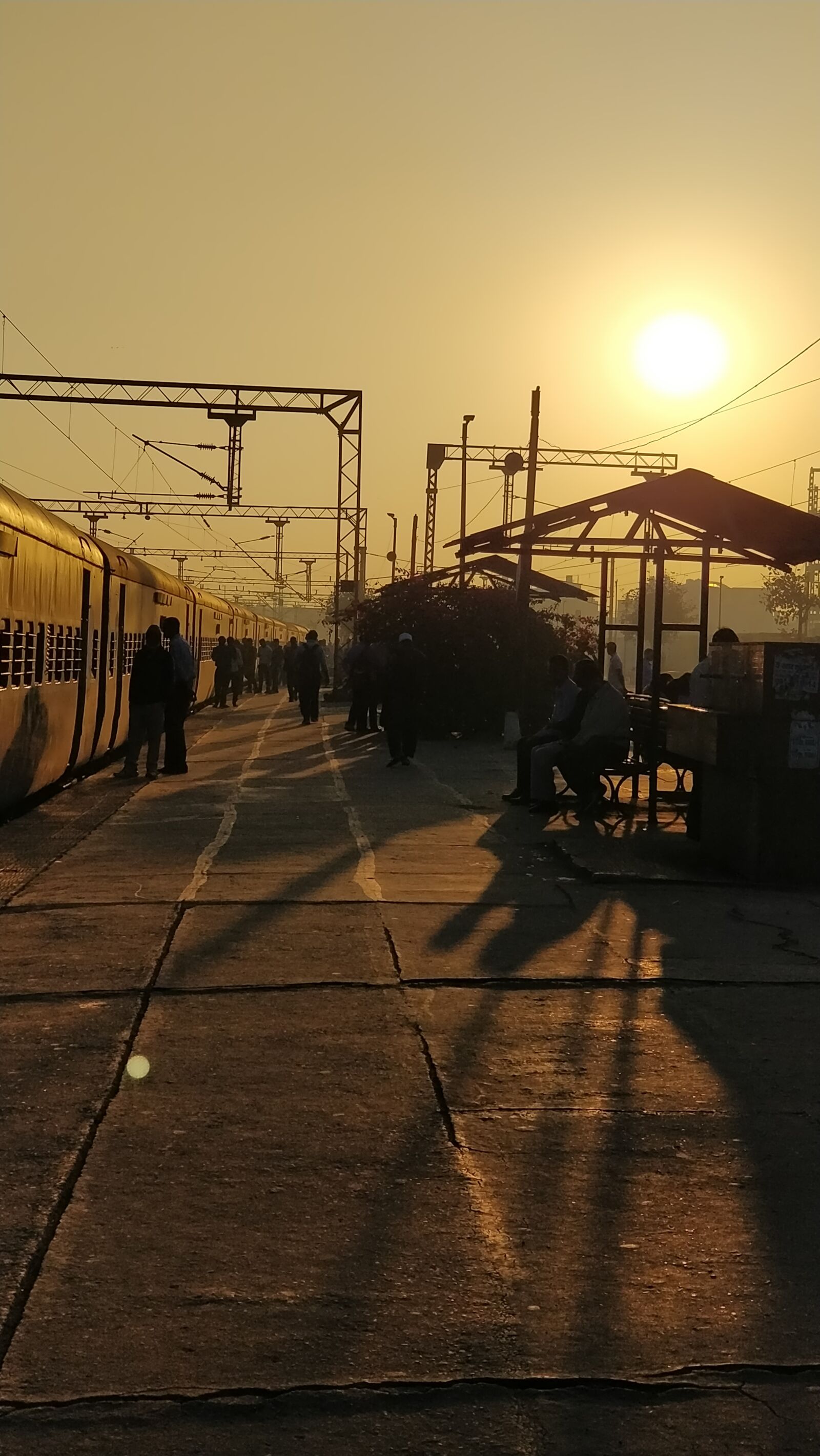 OnePlus 5 sample photo. Railway, evening, train photography