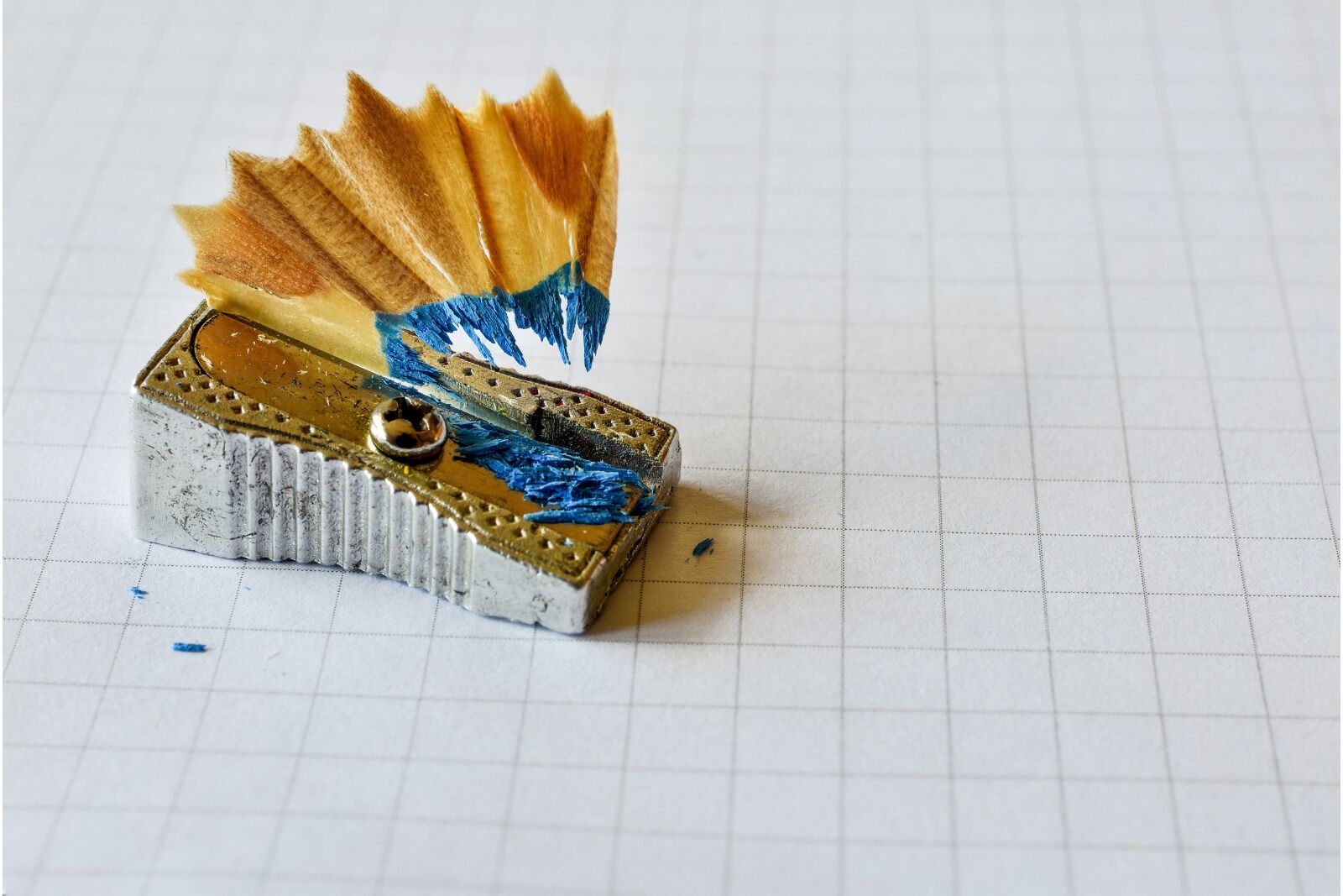 Nikon D7200 sample photo. Sharpener, pencil, office photography