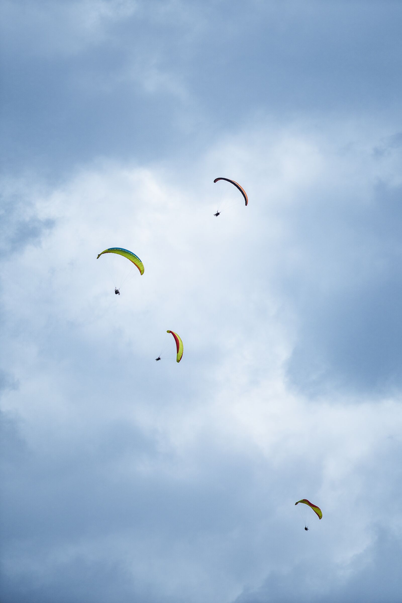 Sigma 105mm F1.4 DG HSM Art sample photo. Paragliding, paraglider, sport photography