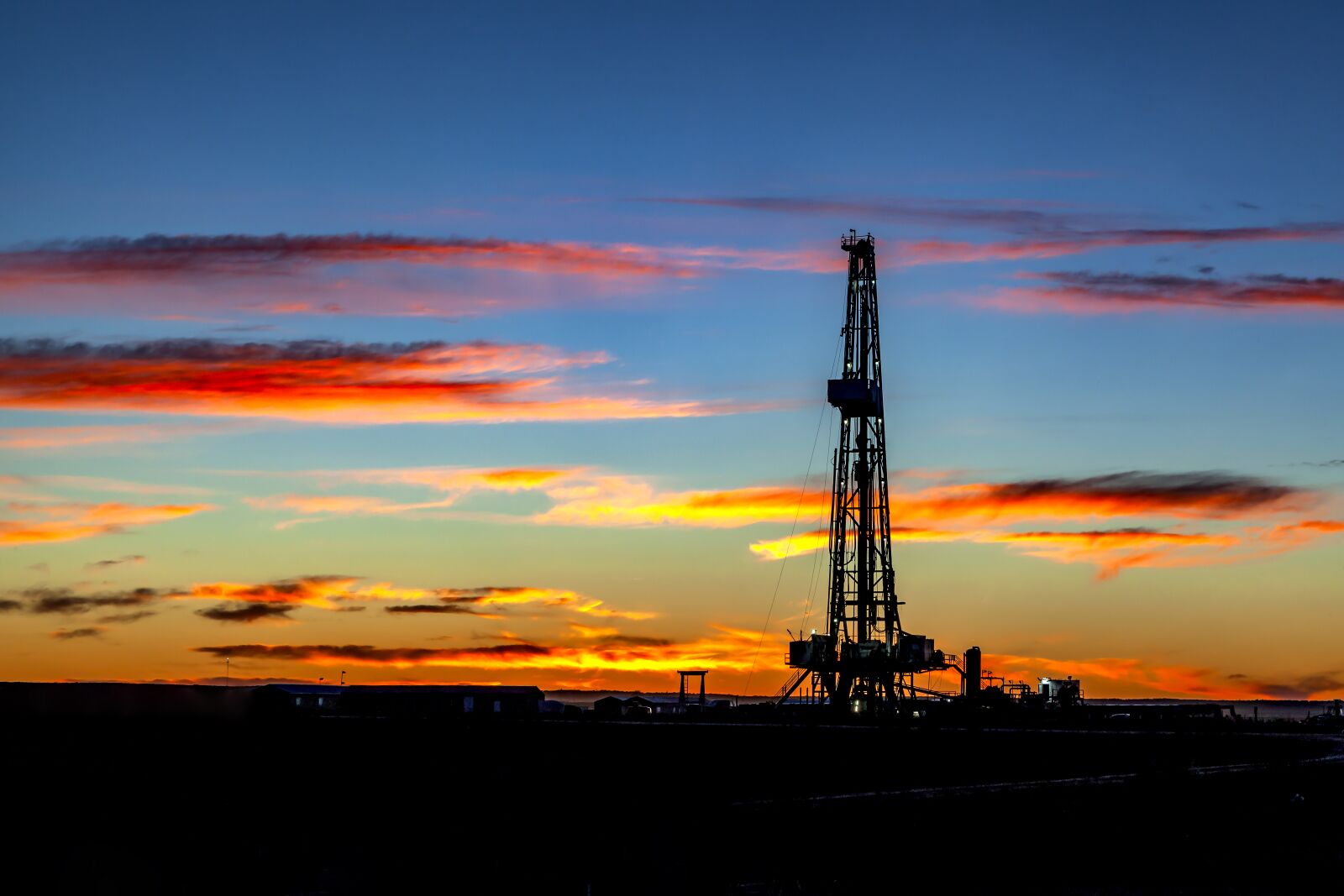 Canon EOS 5D Mark II sample photo. Oil, derrick, rig photography