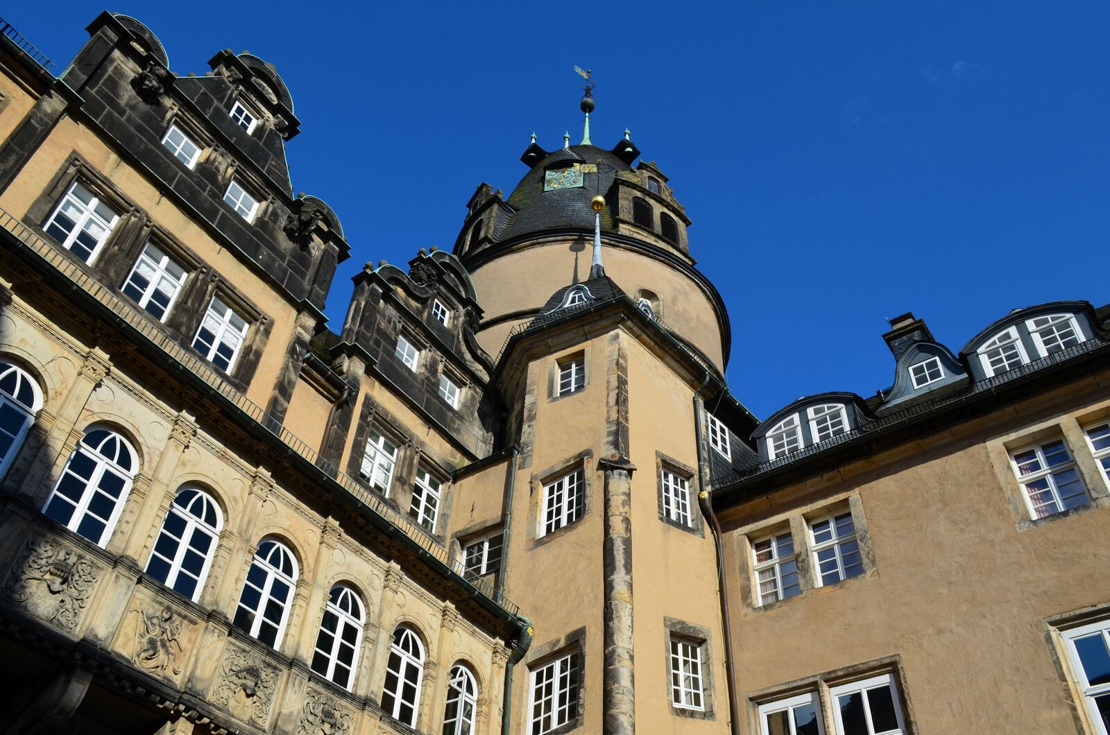 Nikon D5100 sample photo. Castle, schlosshof, building photography