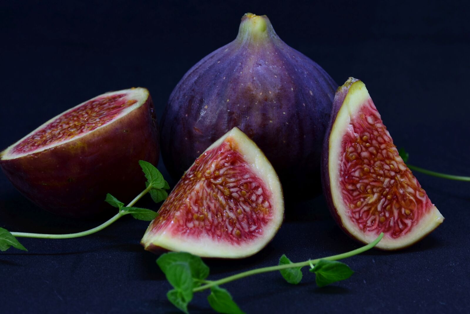 Nikon D7200 sample photo. Fig, sliced, dessert photography