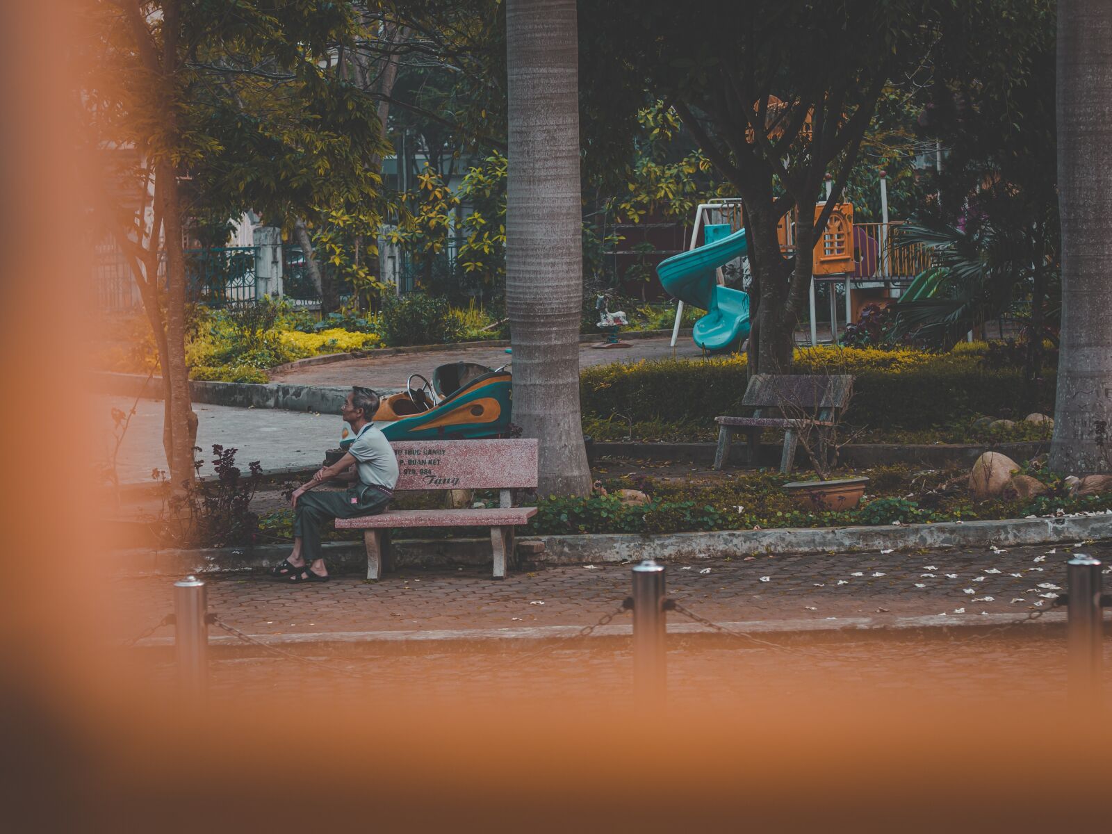 Canon EOS 70D + Canon EF 50mm F1.8 STM sample photo. Old, portrait, life photography