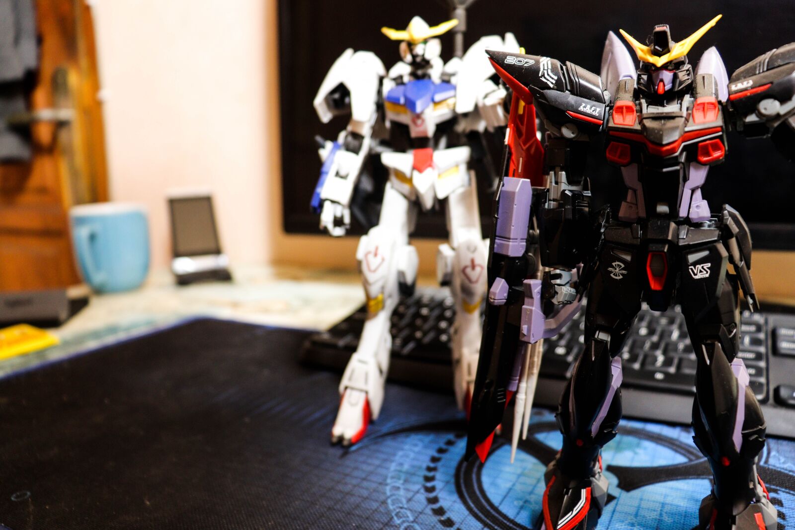Canon EOS 77D (EOS 9000D / EOS 770D) sample photo. Gundam, figure, toys photography