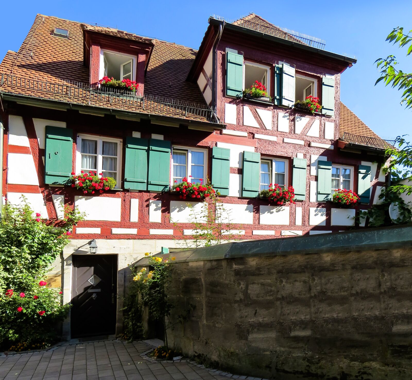 Canon PowerShot SX50 HS sample photo. House, truss, middle ages photography