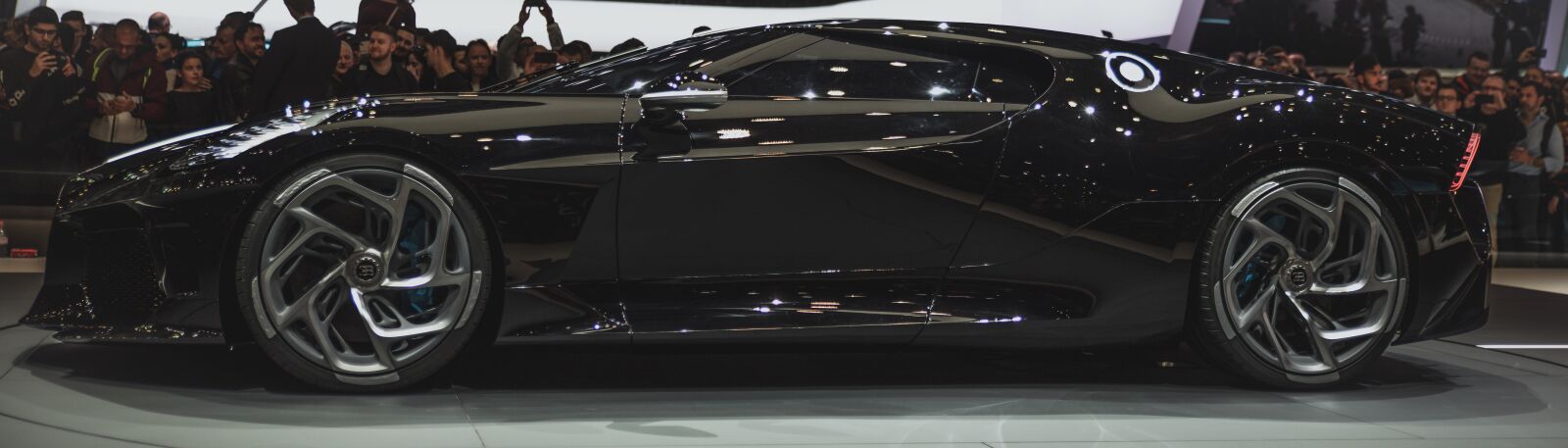 Canon EOS 5D Mark IV sample photo. Auto, bugatti, automobile photography