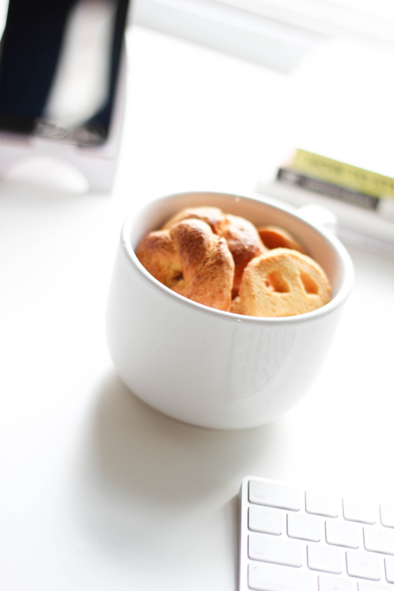 Canon EOS 60D + Canon EF 50mm F1.8 II sample photo. Blur, bowl, bread, breakfast photography