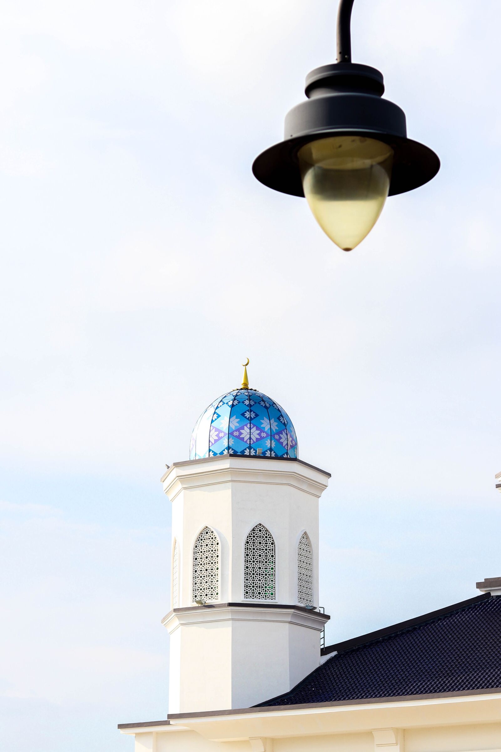 Canon EOS 77D (EOS 9000D / EOS 770D) + Canon EF 50mm F1.8 STM sample photo. Architecture, outdoors, sky photography