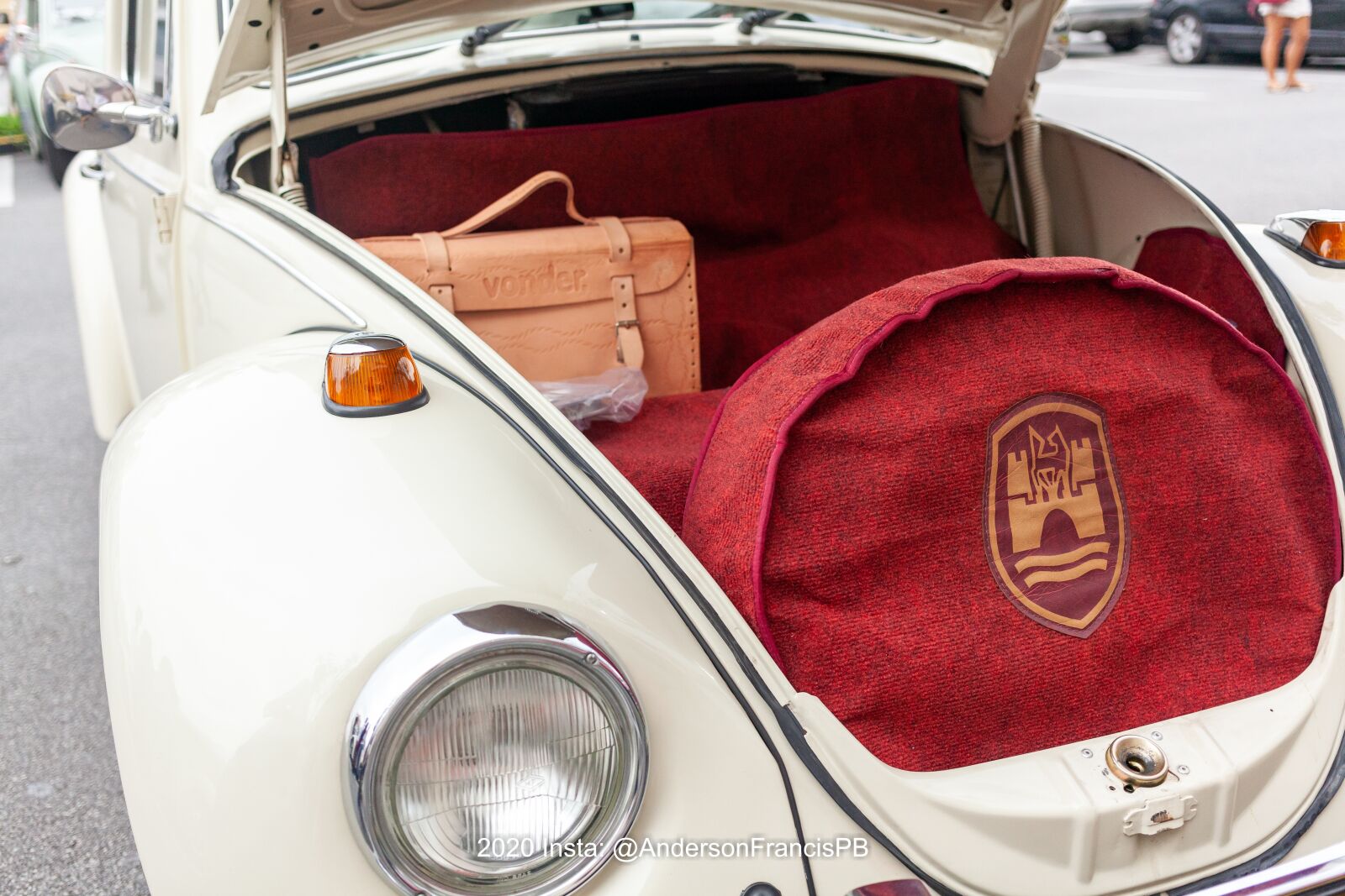 Canon EOS 5D Mark II + Canon EF 40mm F2.8 STM sample photo. Fusca, old, volkswagen photography
