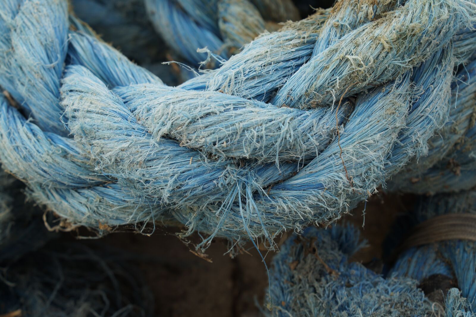 Sony SLT-A58 + Sony DT 18-70mm F3.5-5.6 sample photo. Rope, port, blue photography