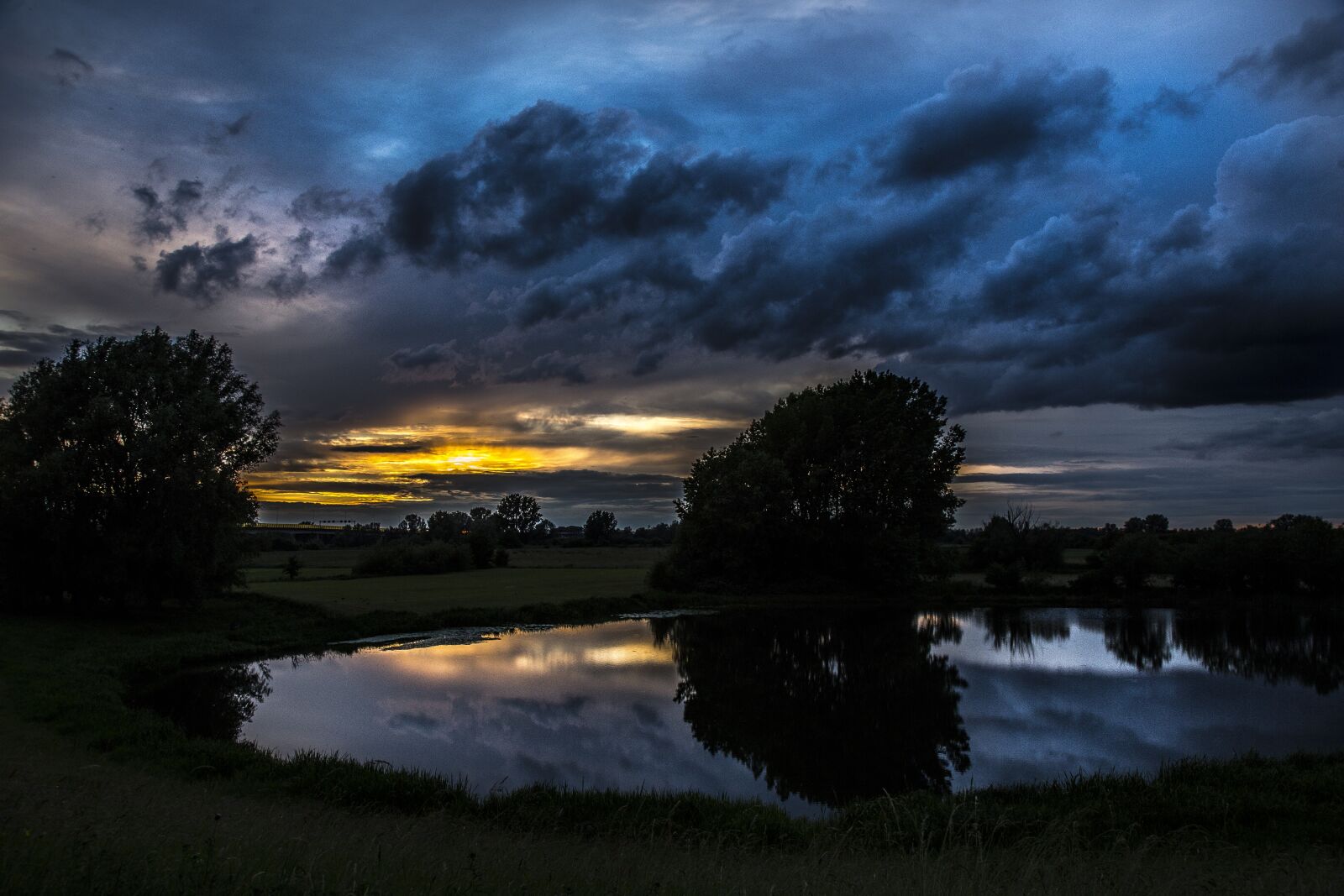 Canon EOS 6D + Canon EF 24-105mm F4L IS USM sample photo. Clouds, more, water photography