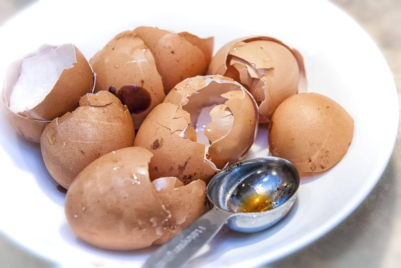 Nikon D80 sample photo. Eggs, baking, measuring spoon photography