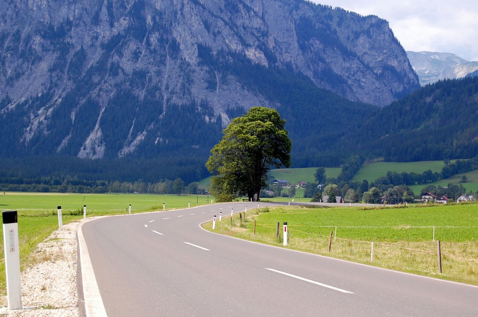 Nikon D40 sample photo. Road, mountains, landscape photography