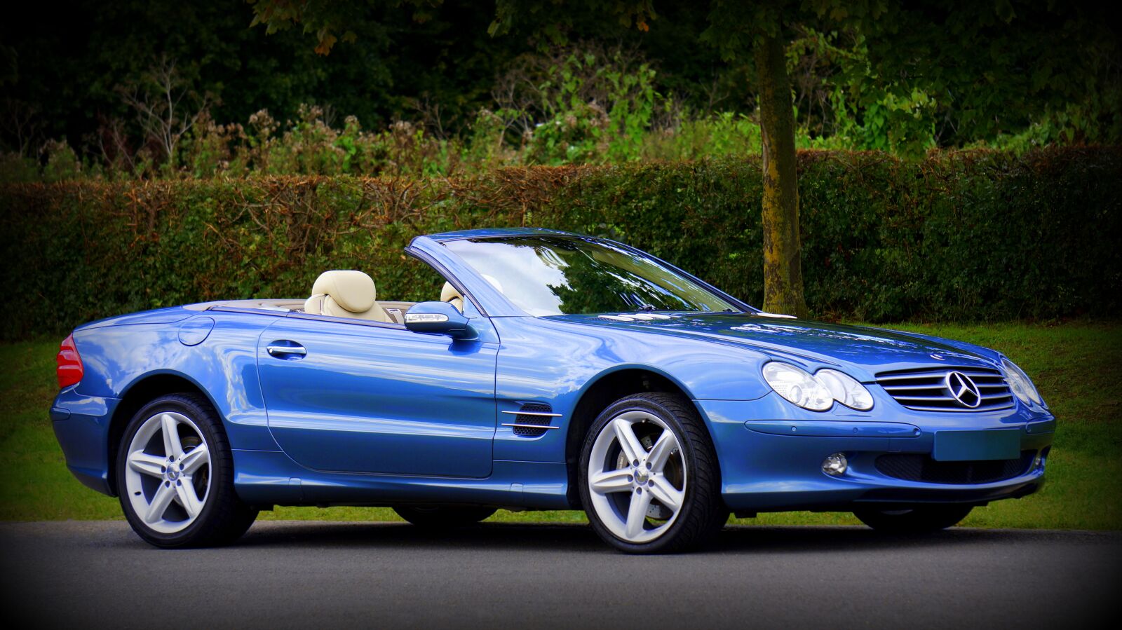 Sony Alpha NEX-5N sample photo. Blue, car, class photography