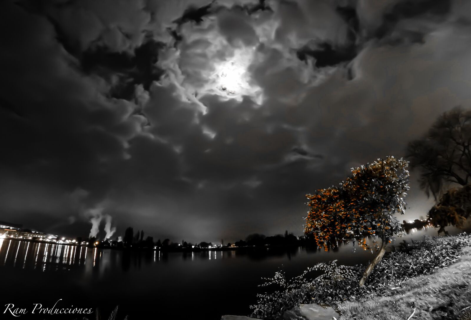 GoPro Hero5 Black sample photo. Valdivia, noche, luna photography