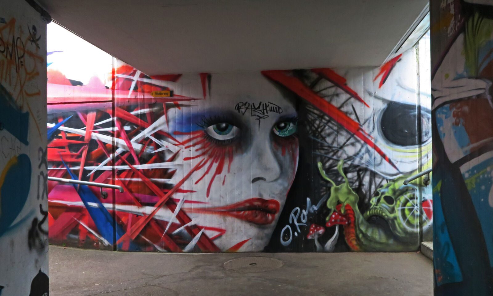 Canon PowerShot G7 X sample photo. Abstract, theme, street, art photography