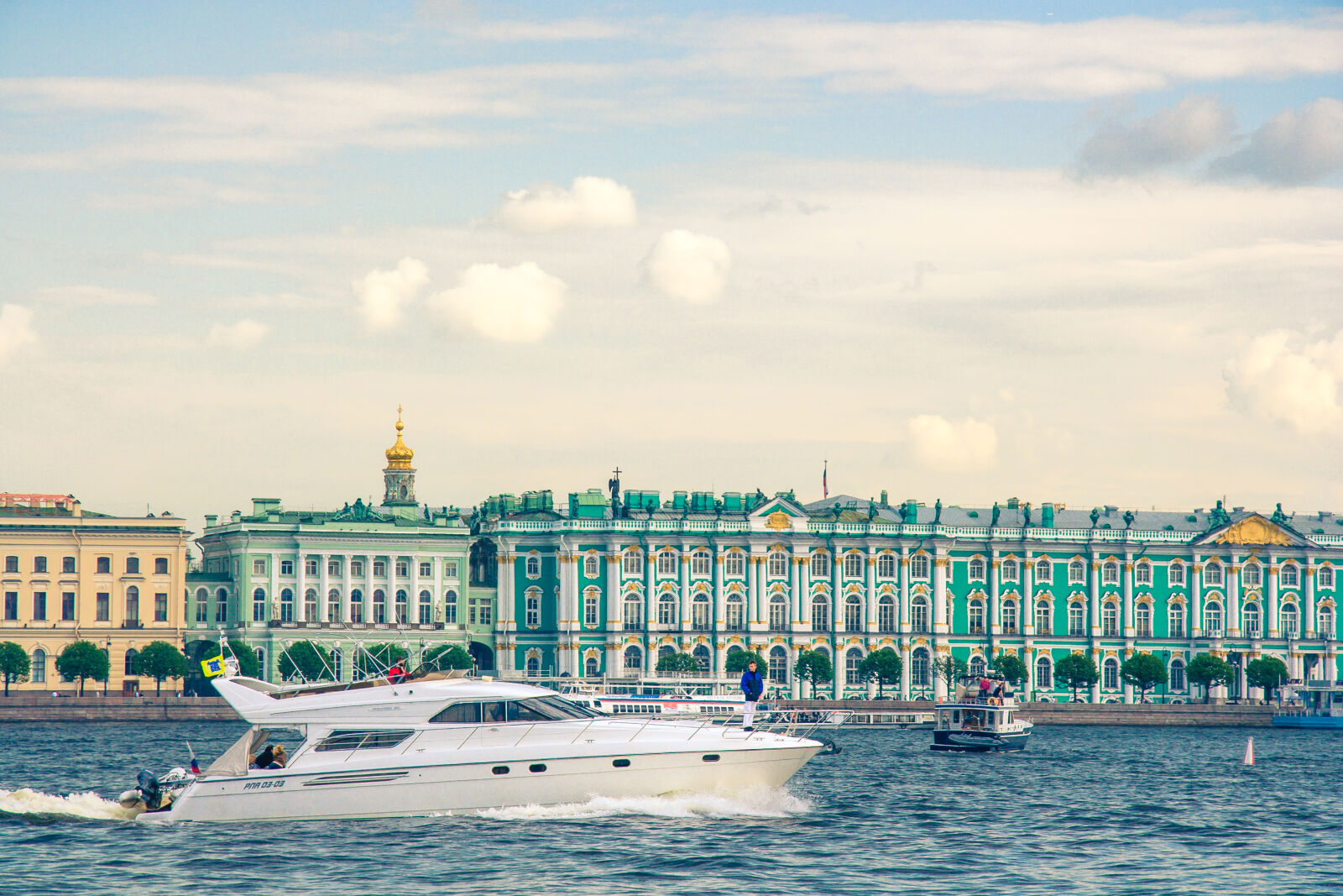 Canon EF-S 17-85mm F4-5.6 IS USM sample photo. Architectural, architecture, beautiful, boat photography