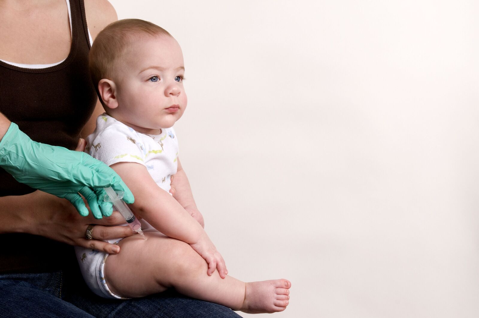 Nikon D300 sample photo. Baby, receiving, scheduled, vaccine photography