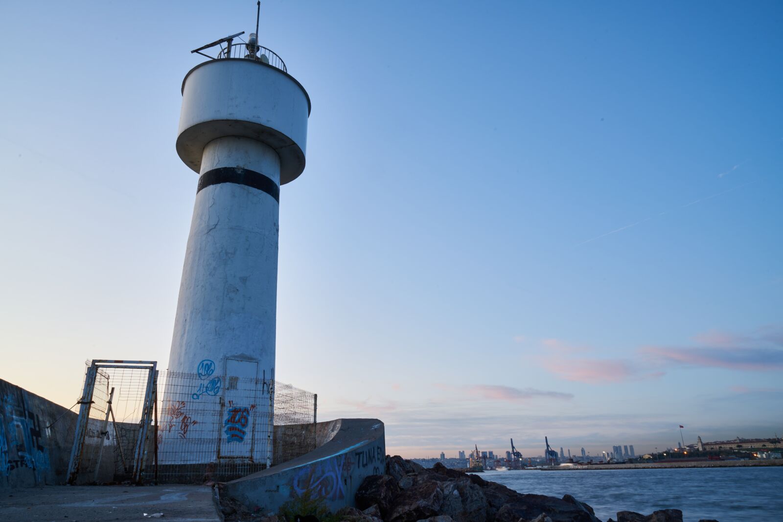 Sony a7R II sample photo. Lighthouse, lantern, structure photography