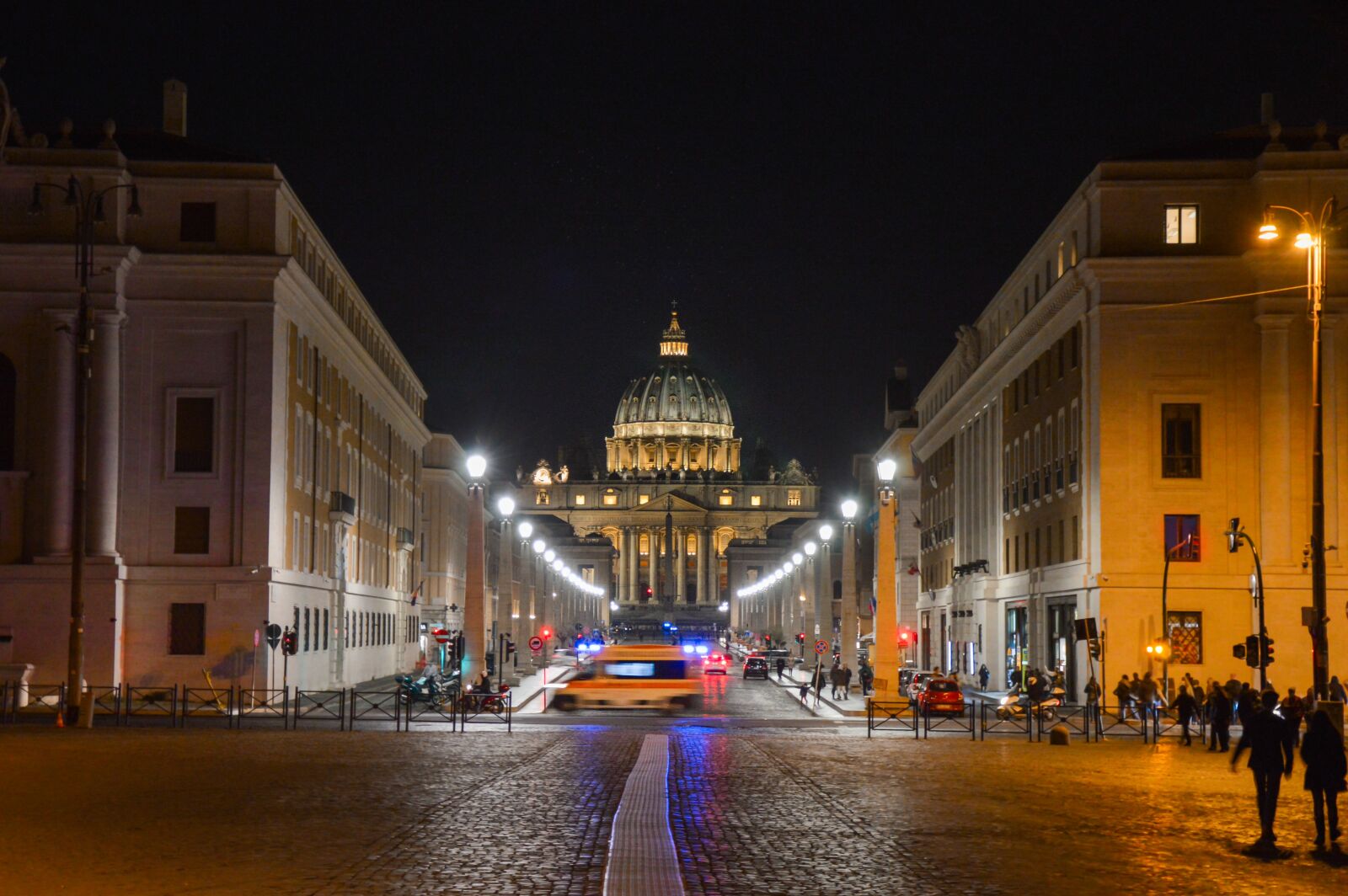 Nikon D3200 sample photo. Vatican, emergency, ambulance photography
