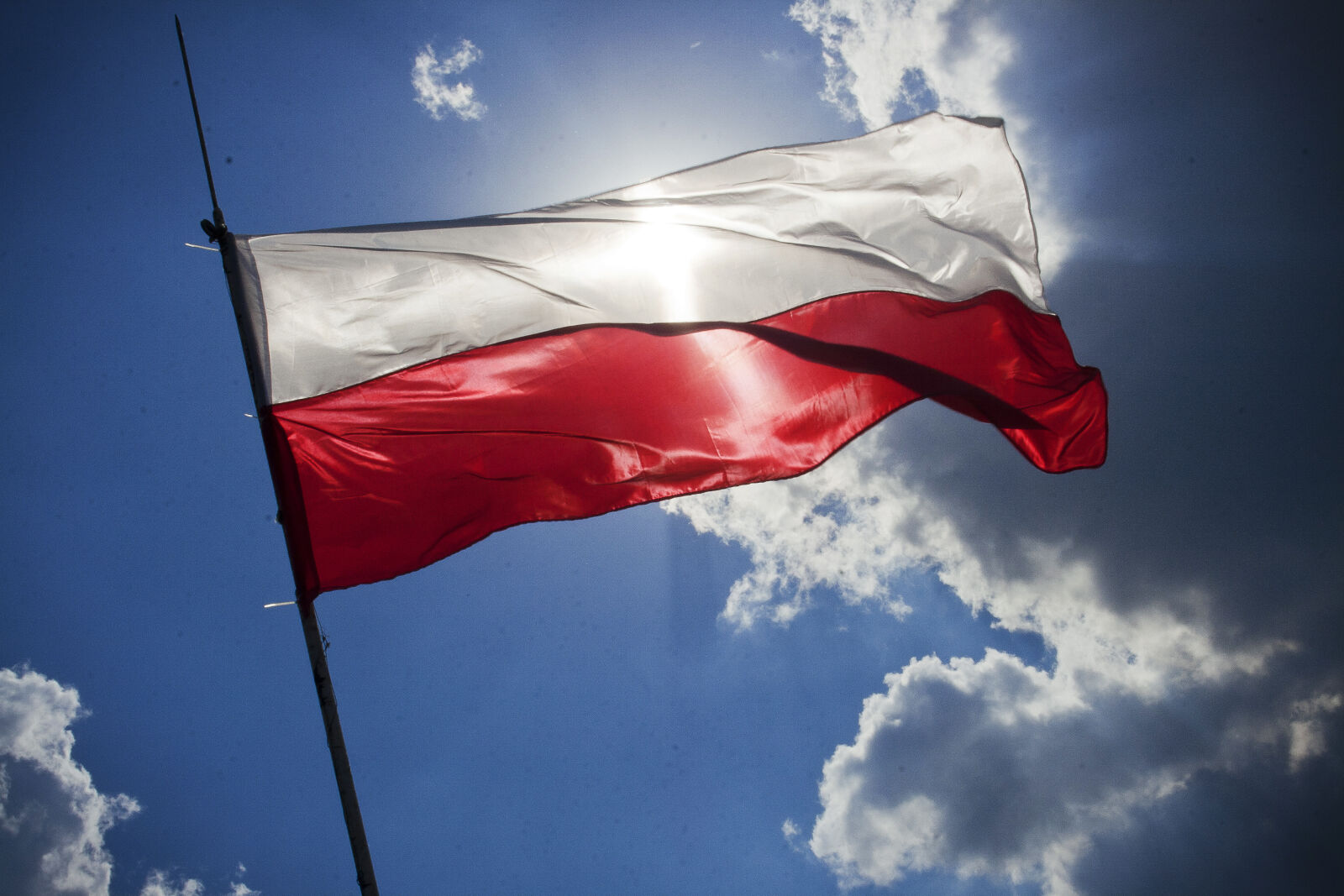Canon EF-S 18-55mm F3.5-5.6 II sample photo. Flag, of, poland photography