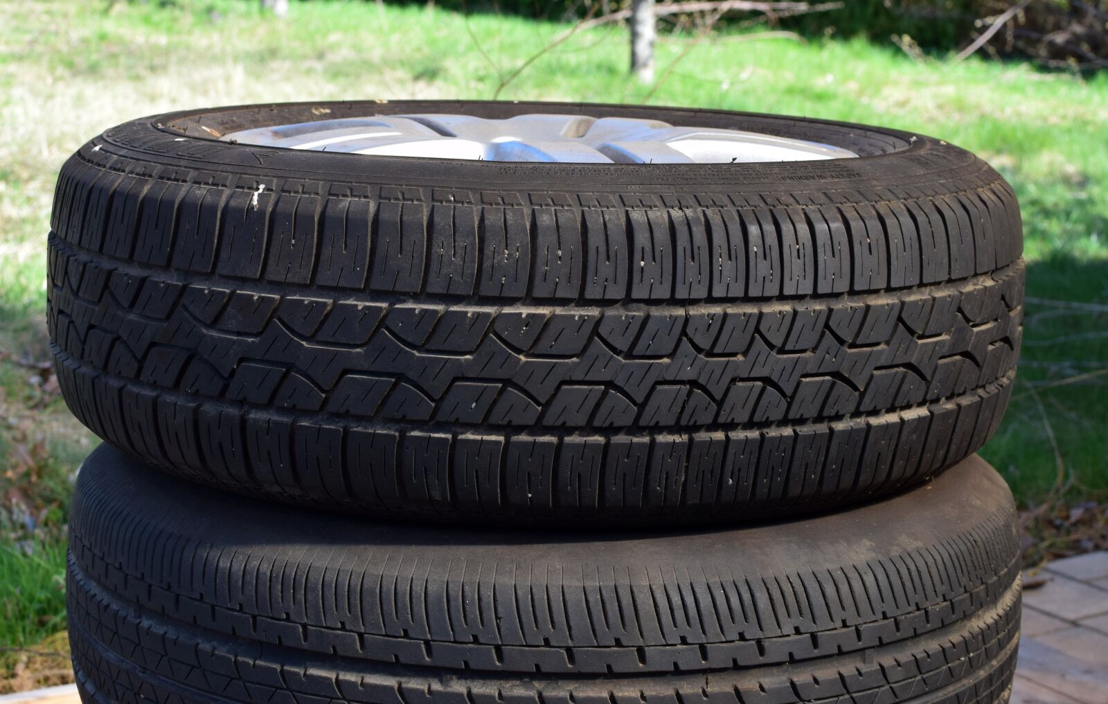 Nikon D5300 sample photo. Mature, auto tires, auto photography