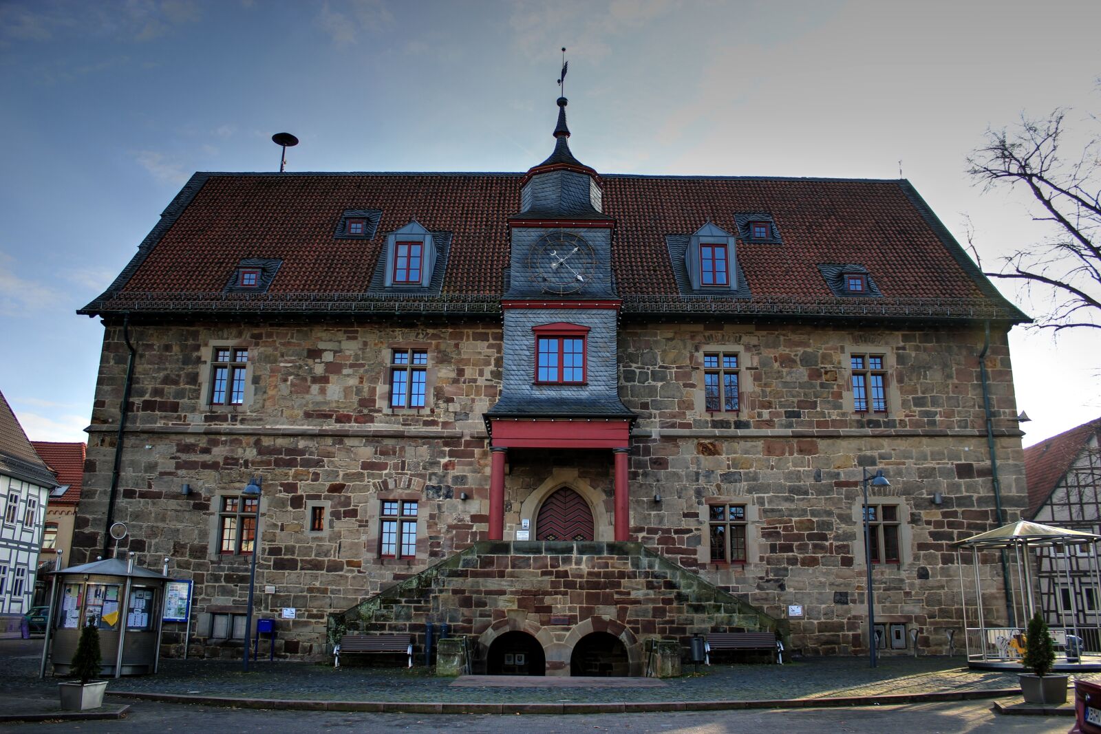 Canon EOS 550D (EOS Rebel T2i / EOS Kiss X4) sample photo. Town hall, volkmarsen, management photography