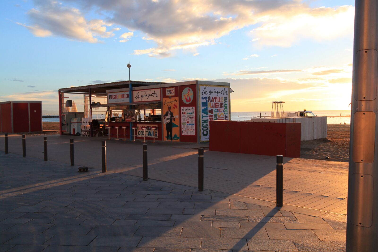 Canon EOS 500D (EOS Rebel T1i / EOS Kiss X3) sample photo. Barcelona, beach, sun photography
