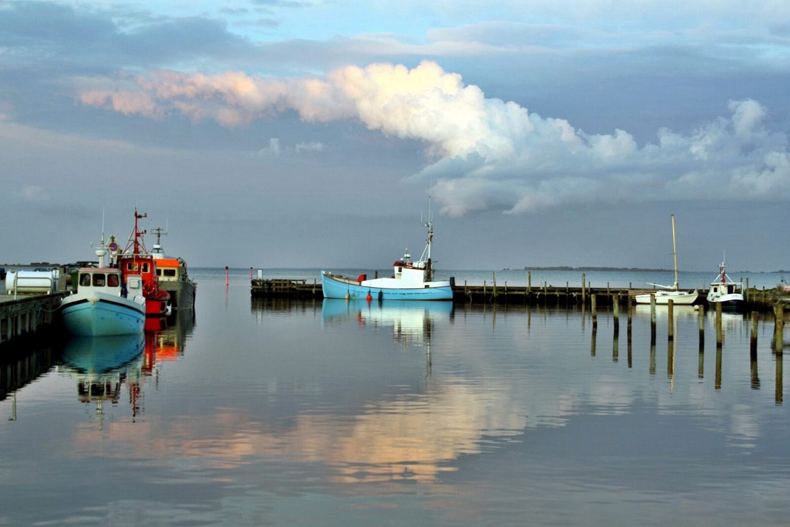 Canon EOS 1000D (EOS Digital Rebel XS / EOS Kiss F) sample photo. Port motifs, fishing boats photography