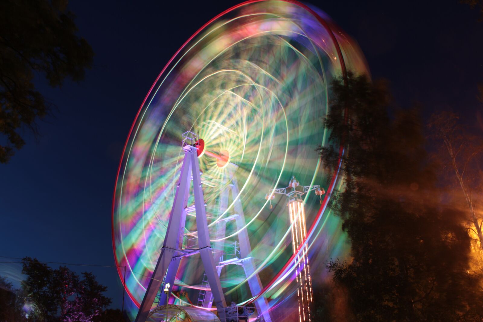 Canon EOS 650D (EOS Rebel T4i / EOS Kiss X6i) sample photo. Ferris wheel, amusement park photography