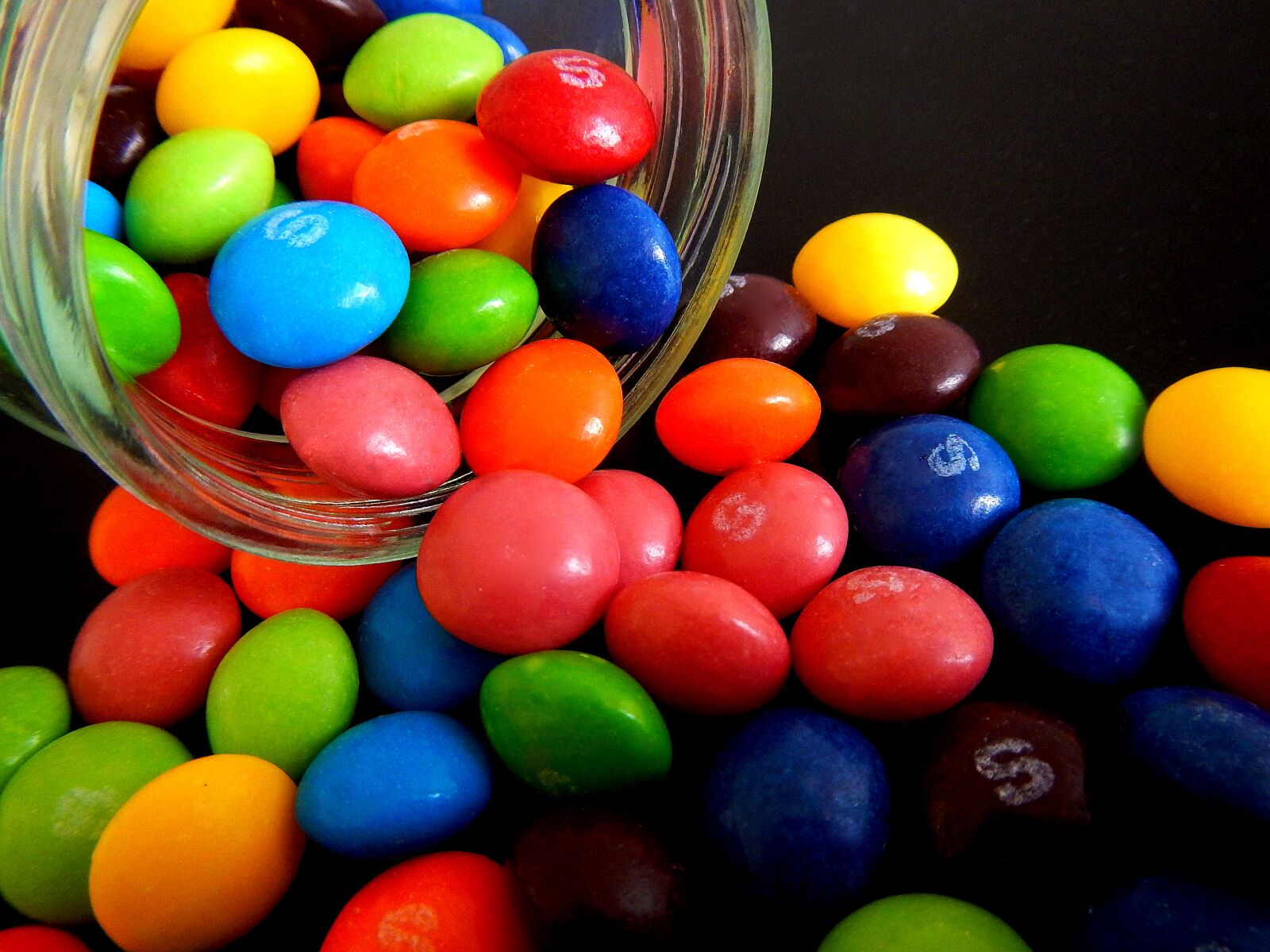 Nikon Coolpix AW110 sample photo. Candy, bubble gum, sugar photography