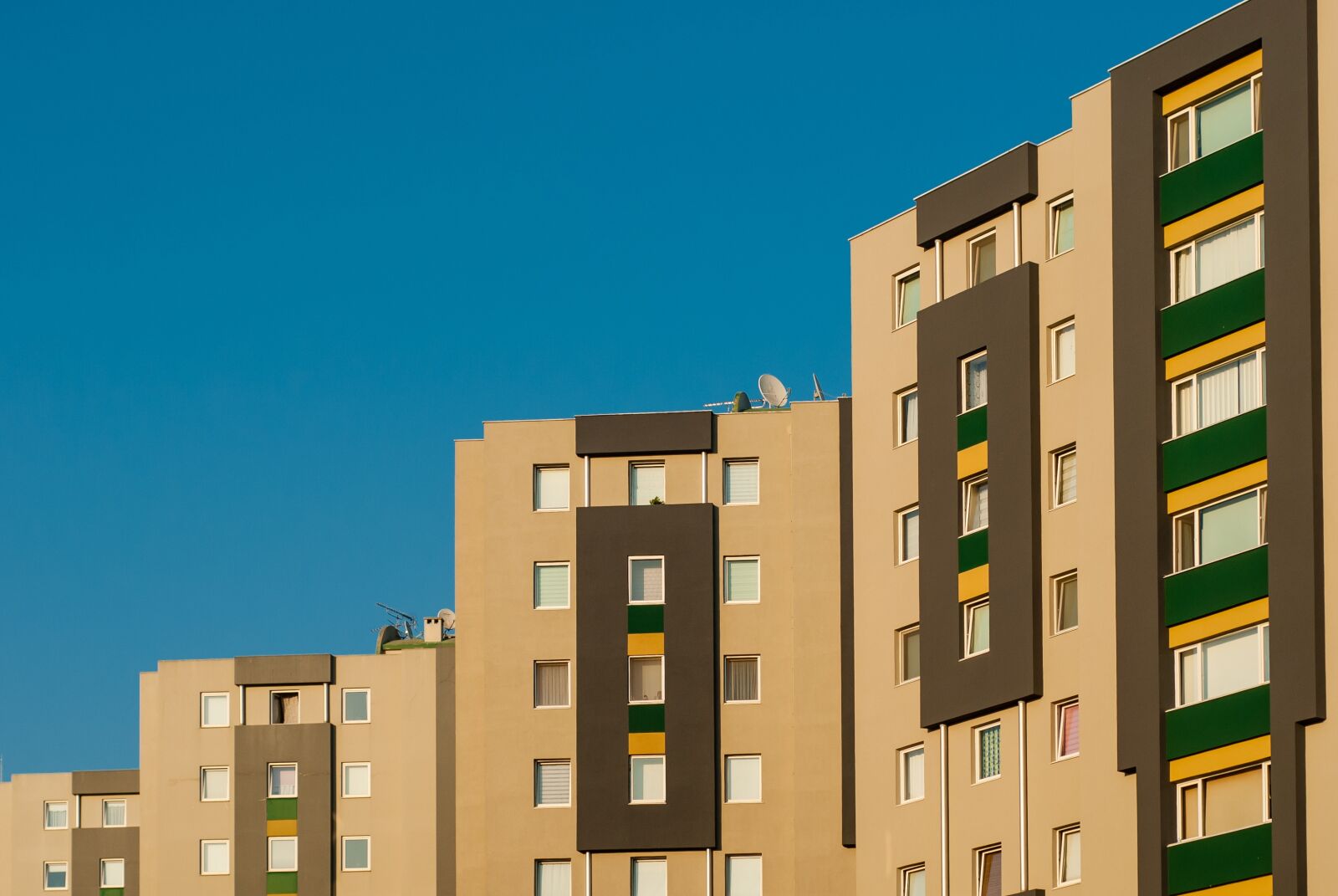 Nikon D200 sample photo. Building, sky, blue photography