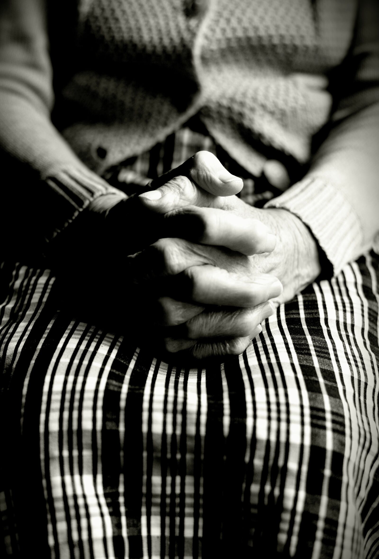 Nikon D610 sample photo. Hands, human, old human photography