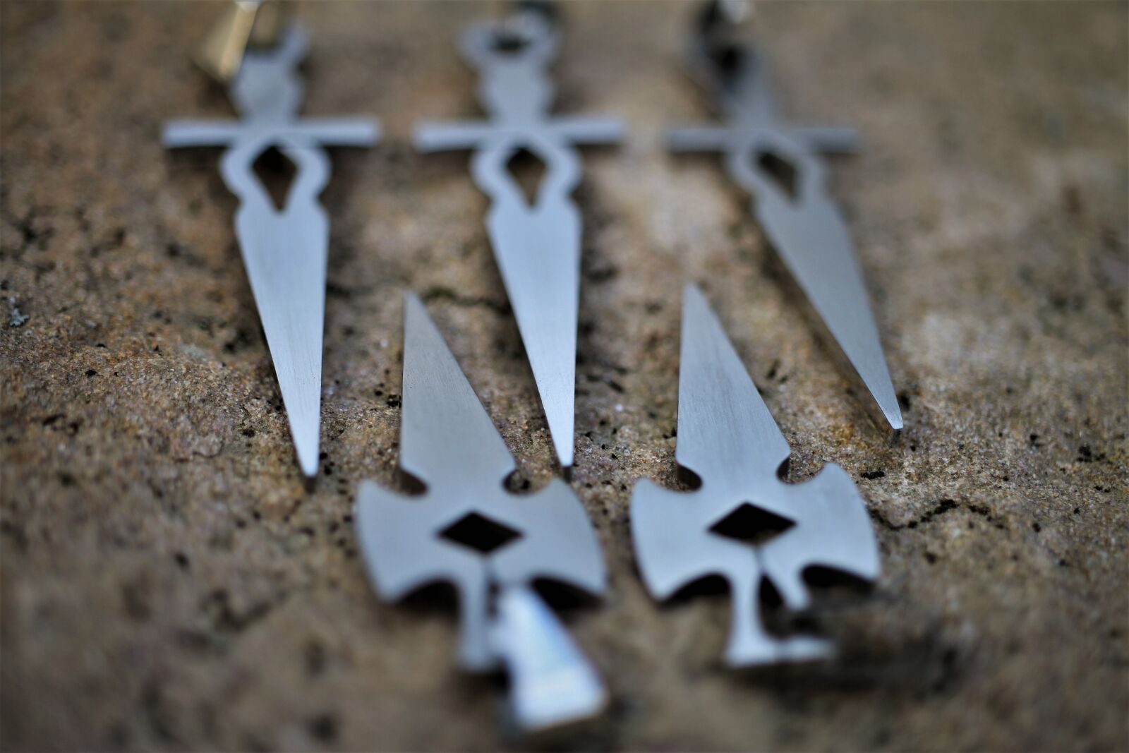 Canon EOS 7D sample photo. Jewellery, pendant silver, silver photography