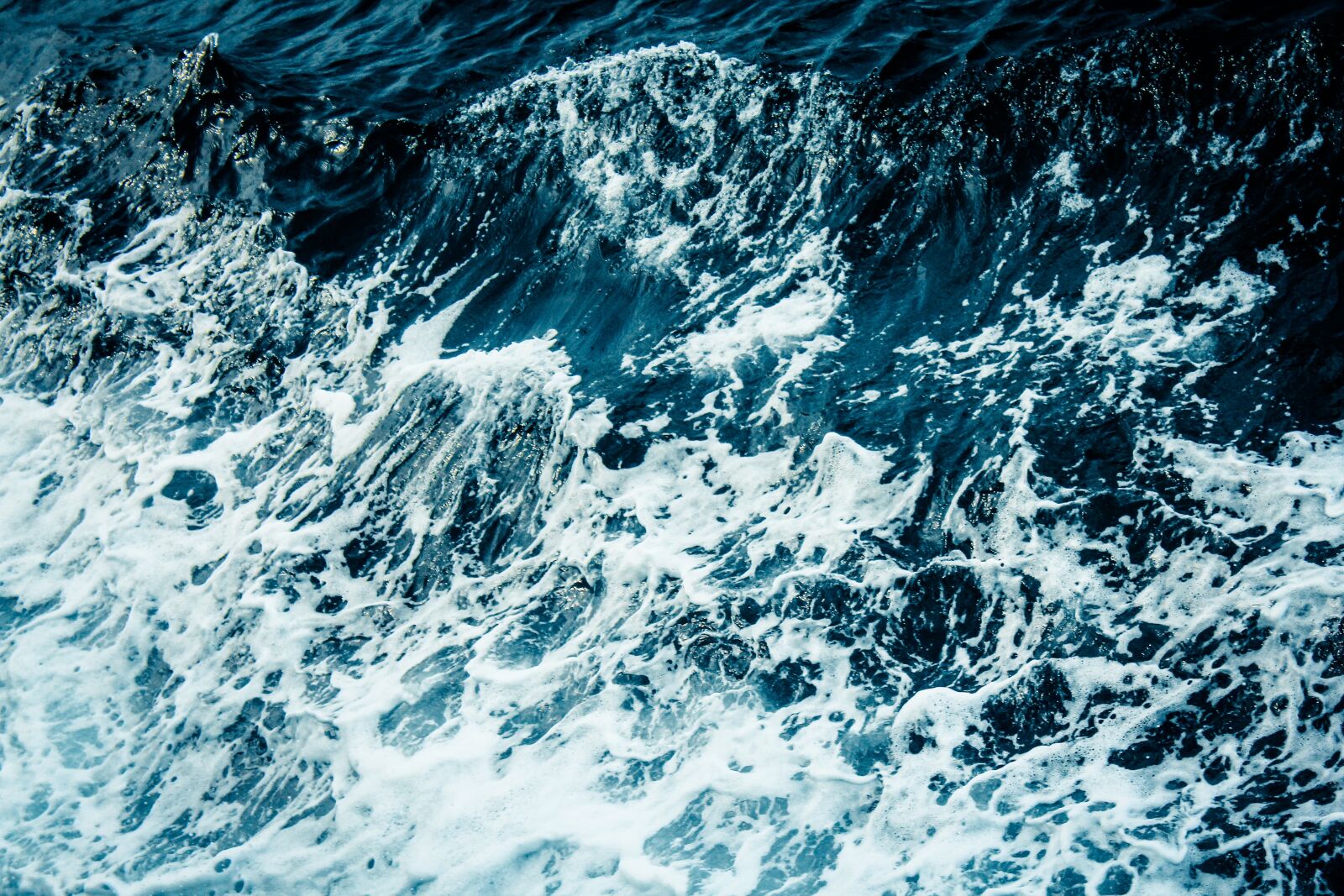 Canon EOS 60D sample photo. Foam, motion, ocean photography