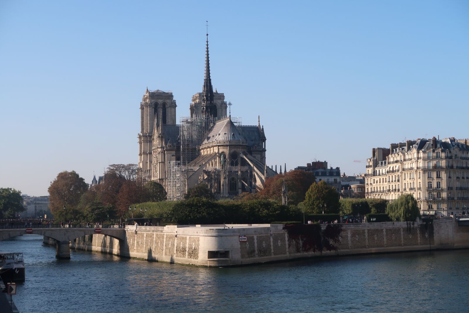 Canon PowerShot G7 X Mark II sample photo. Paris, notre dame, blue photography