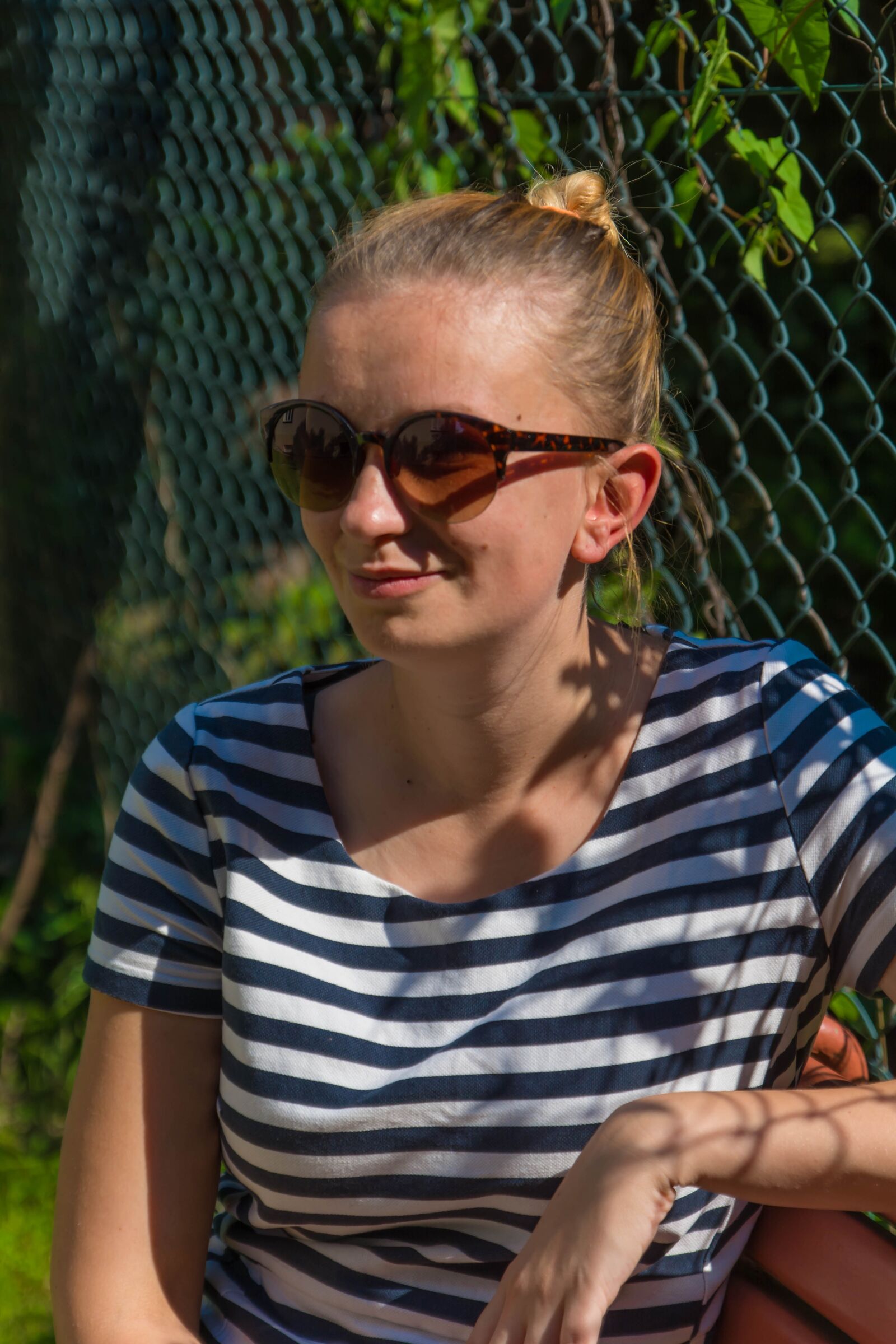 Nikon D7100 sample photo. Girl, sitting, trees photography