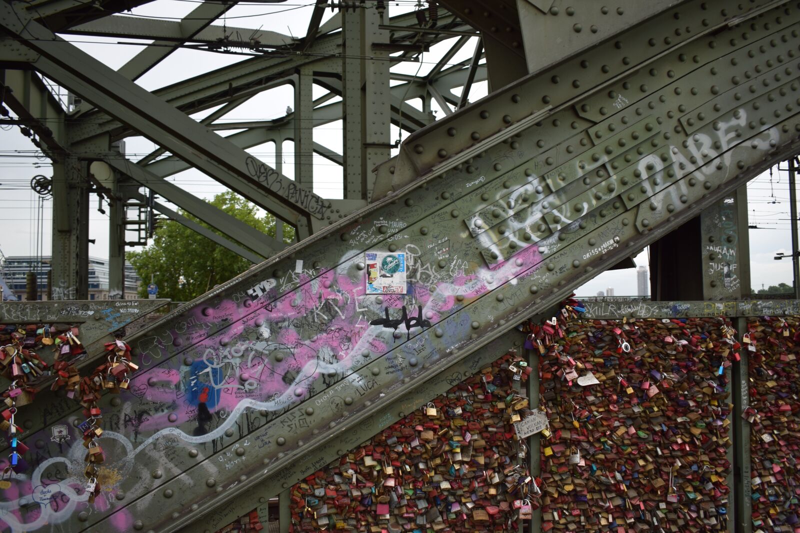 Nikon D5300 sample photo. Castle, bridge, padlock photography