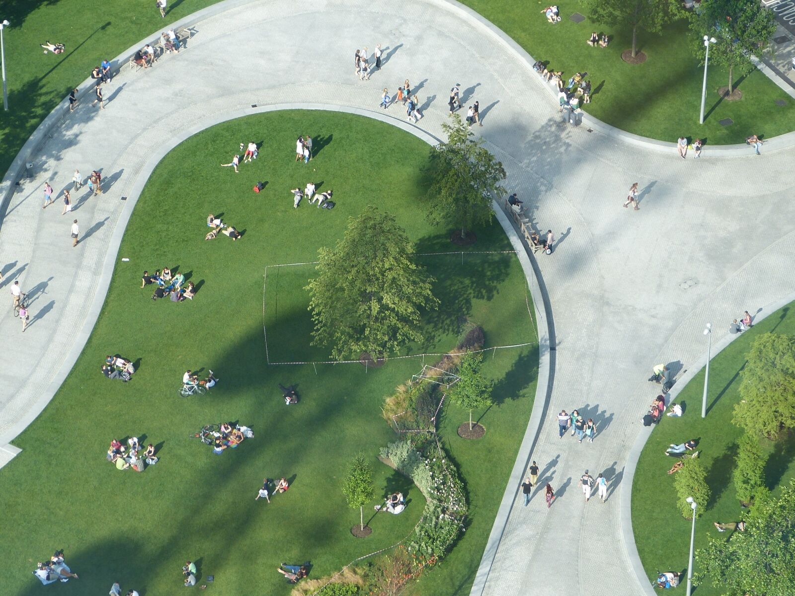 Panasonic Lumix DMC-FZ150 sample photo. London, aerial, crowd photography