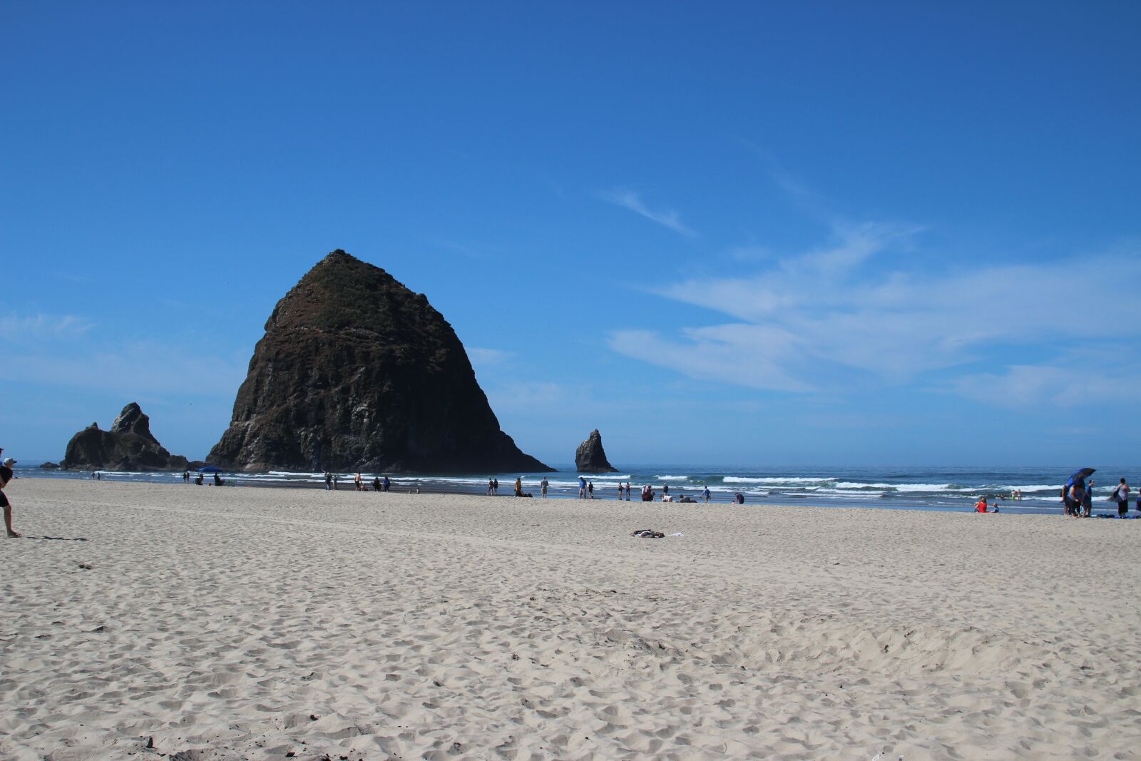 Canon EOS 600D (Rebel EOS T3i / EOS Kiss X5) sample photo. Haystack rock, oregon, cannon photography
