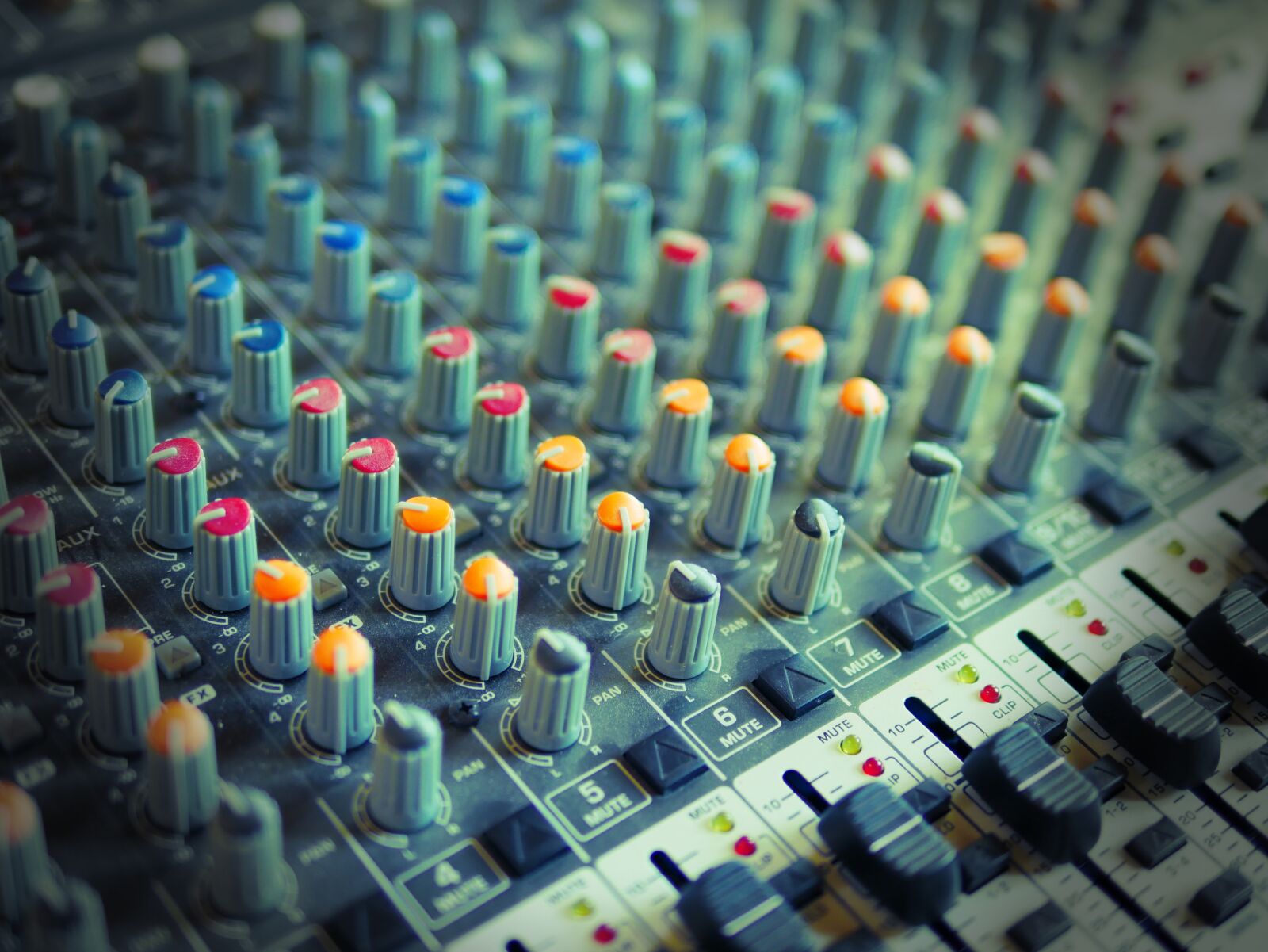 Panasonic Lumix DMC-GX85 (Lumix DMC-GX80 / Lumix DMC-GX7 Mark II) sample photo. Mixer console, music, radio photography