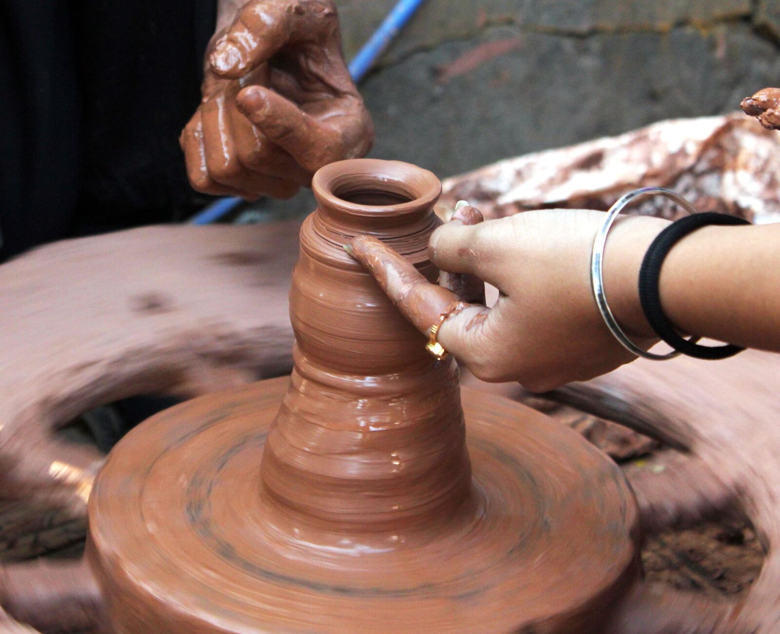 Canon EOS 550D (EOS Rebel T2i / EOS Kiss X4) sample photo. Pottery, machine, wheel, craft photography