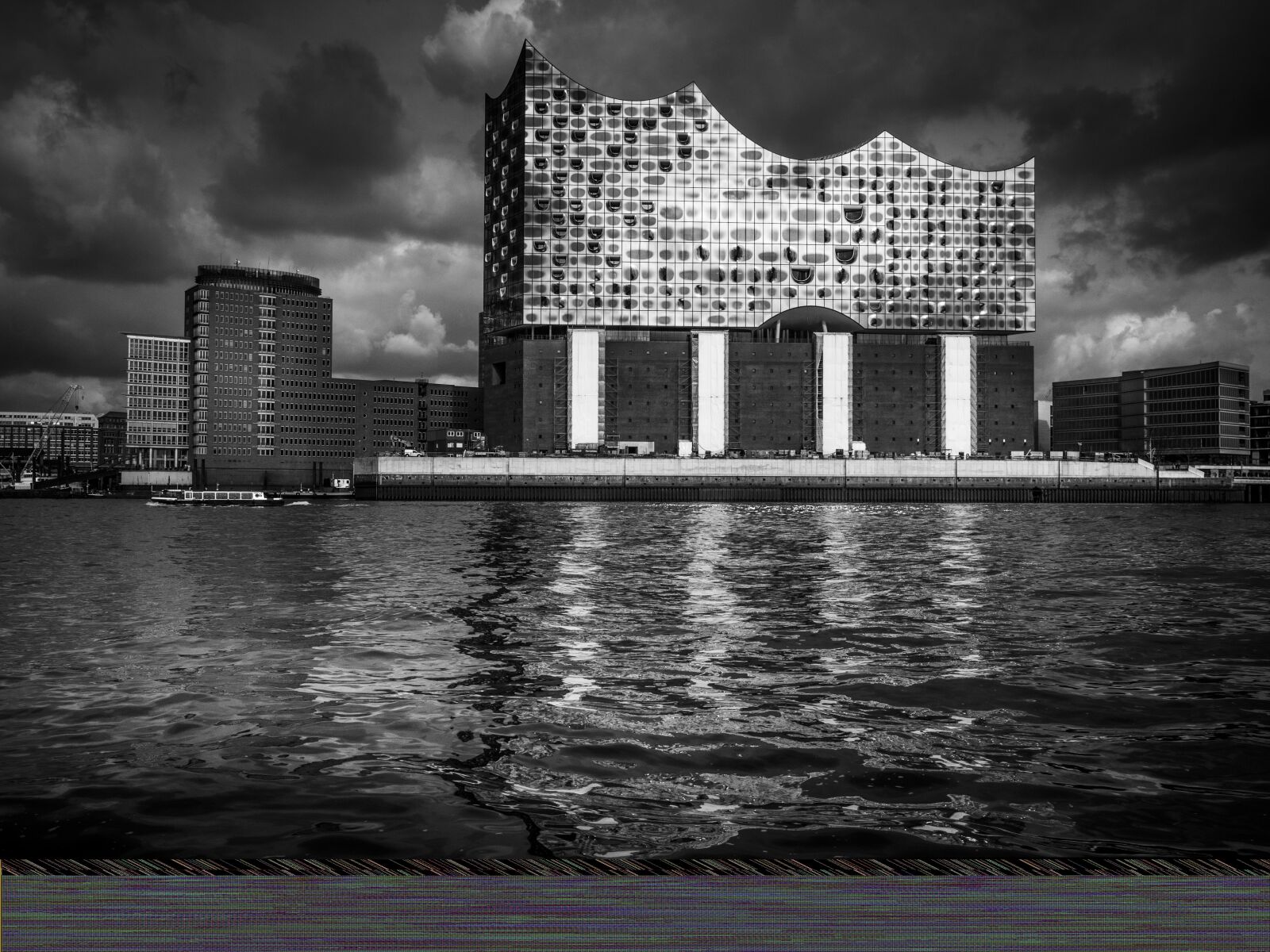 Olympus OM-D E-M1 + Olympus M.Zuiko Digital ED 12-40mm F2.8 Pro sample photo. Hamburg, city, big city photography