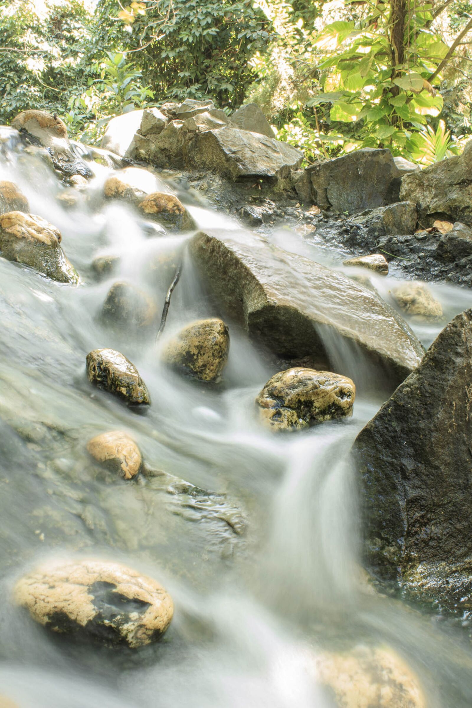Canon EOS 1300D (EOS Rebel T6 / EOS Kiss X80) sample photo. Stream, waterfall, daytime exposure photography