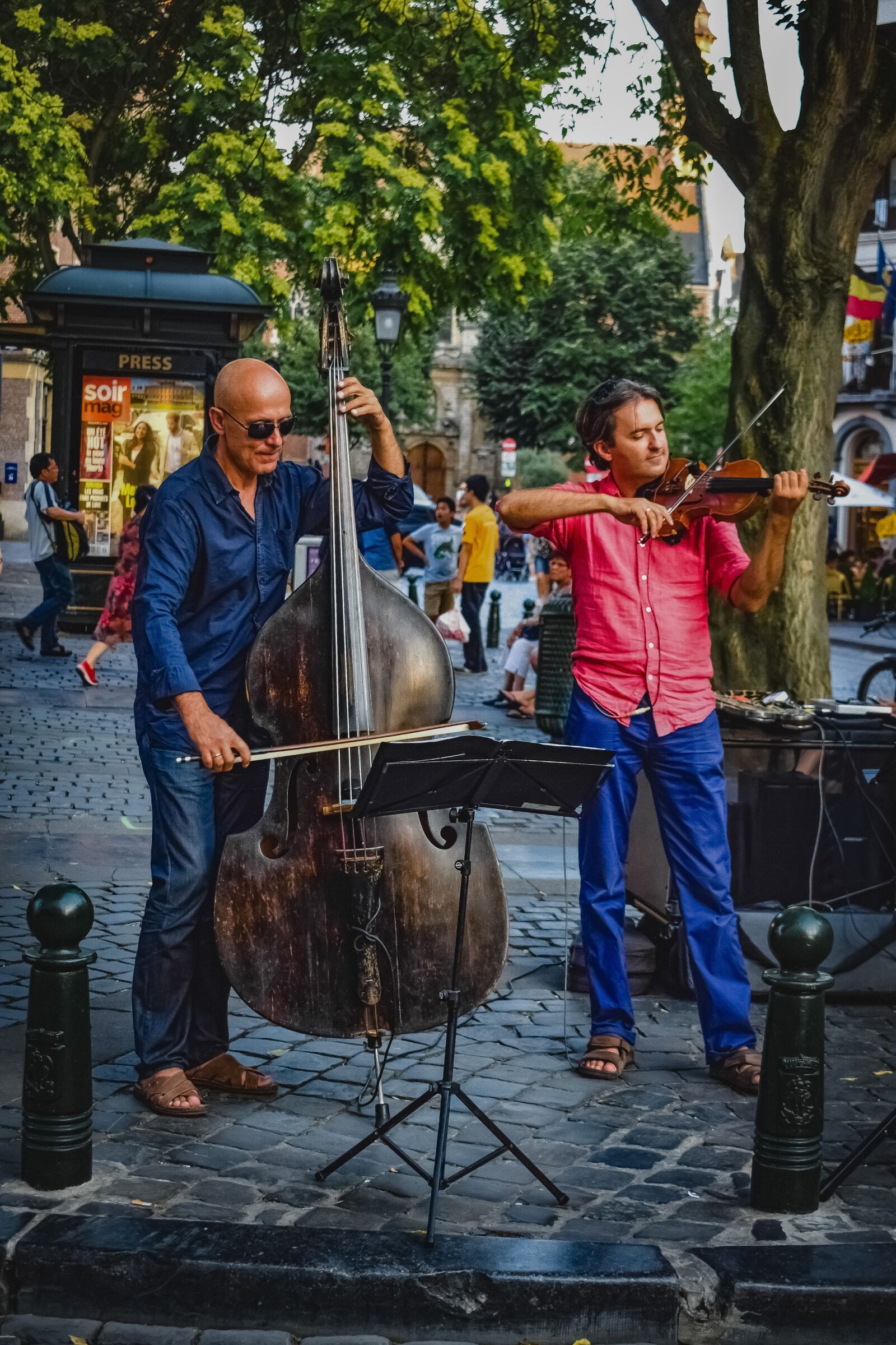 Nikon D3300 sample photo. Musicians, street artists, music photography