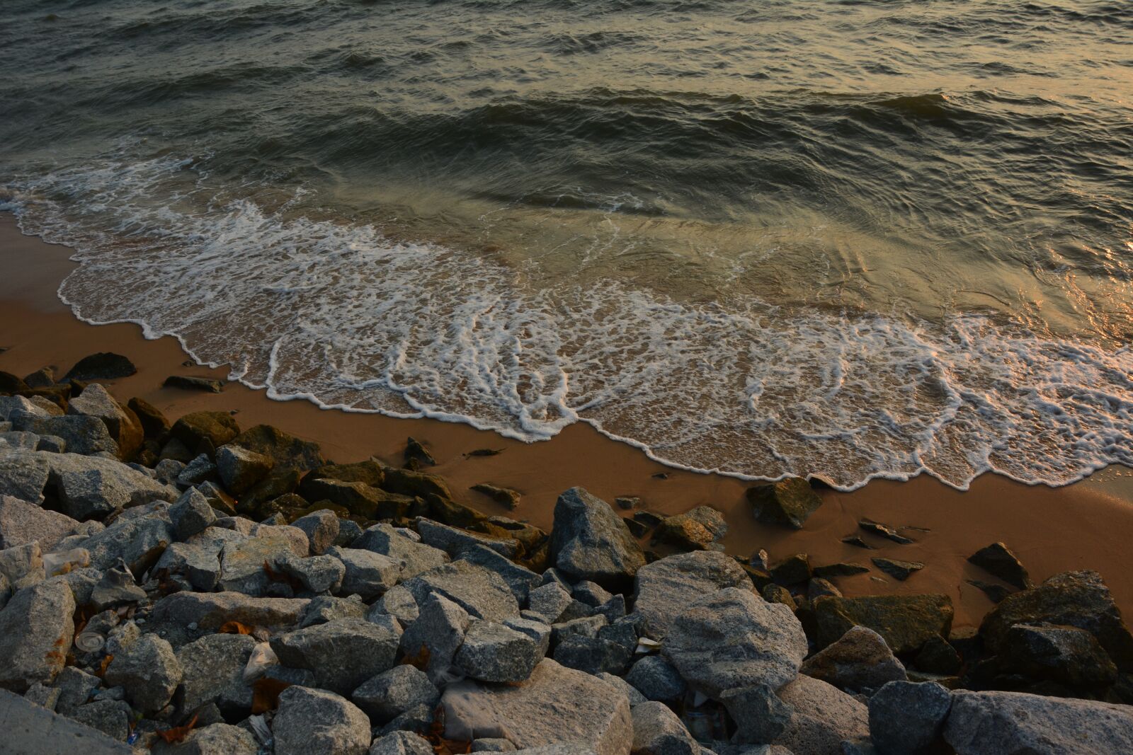 Nikon D5200 sample photo. Sandy beach, sea water photography