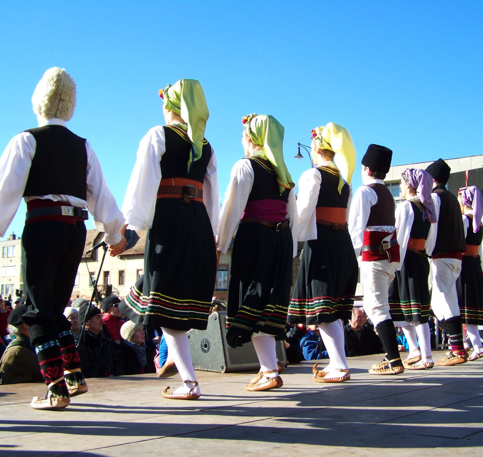Kodak EASYSHARE ZD710 ZOOM DIGITAL CAMERA sample photo. Traditional costume, dance, culture photography